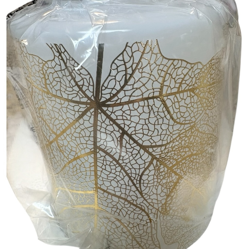 Scentsy Gilded Leaves Plug-In Warmer One Size White Gold NIB Sold Out - Picture 5 of 10
